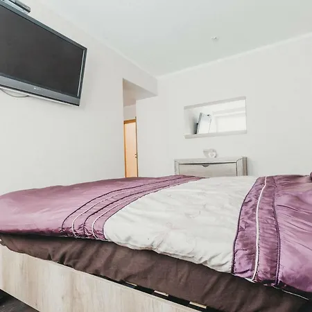 Chelsea Apartment *
